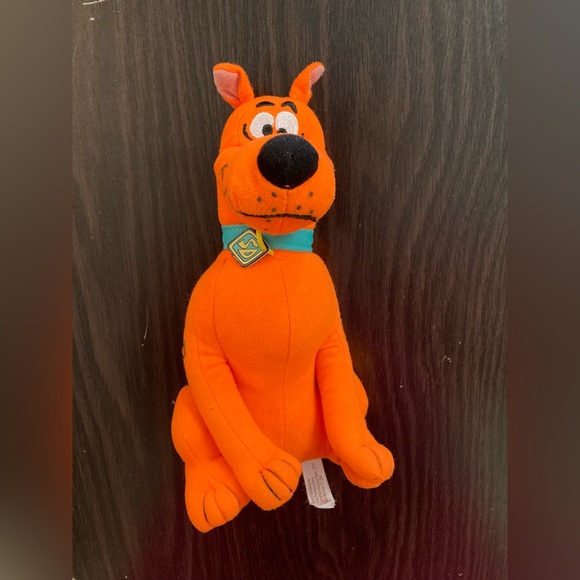 Toy Factory Scooby-Doo Coral/Orange Plush Toy 8.5''. - Picture 1 of 3